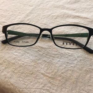 Bevel Glasses ‘Mashie’ Style Frame